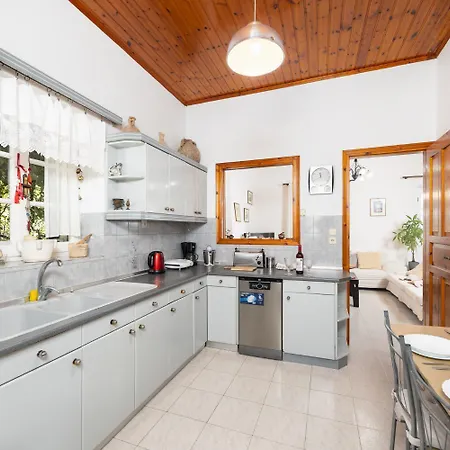 Afroditi Villa *